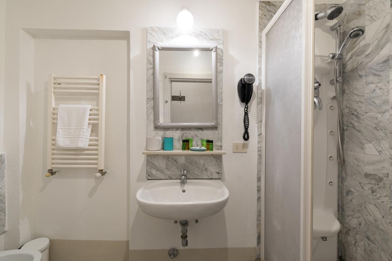 F7 - Santa Croce One Bedroom Flat For 2 Or 3 Guests ฟลอเรนซ์ ภายนอก รูปภาพ