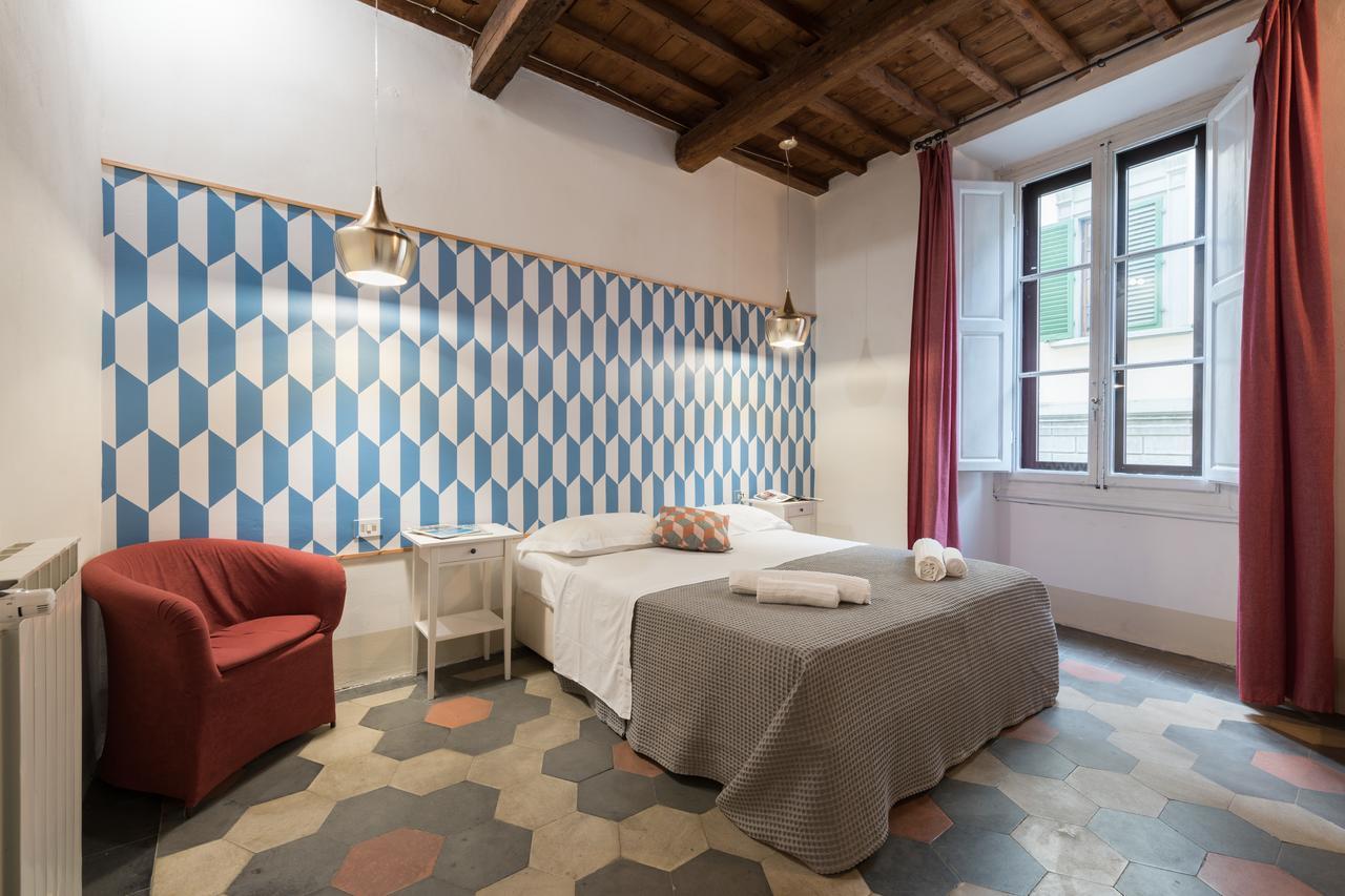 F7 - Santa Croce One Bedroom Flat For 2 Or 3 Guests ฟลอเรนซ์ ภายนอก รูปภาพ